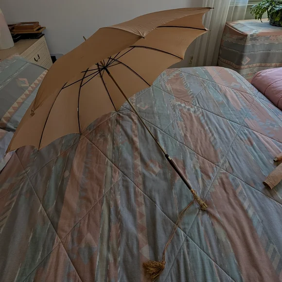 Vintage Italian Parasol - Picture 1 of 10